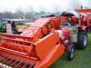 Gueldner G 30 mit angebautem Mhdrescher Bild 1            (6148) 