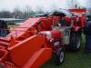 Gueldner G 30 mit angebautem Mhdrescher Bild 3            (6150) 